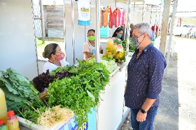 notícia: Feira Itinerante leva produtos do campo e ações de saúde para o conjunto Macapaba 