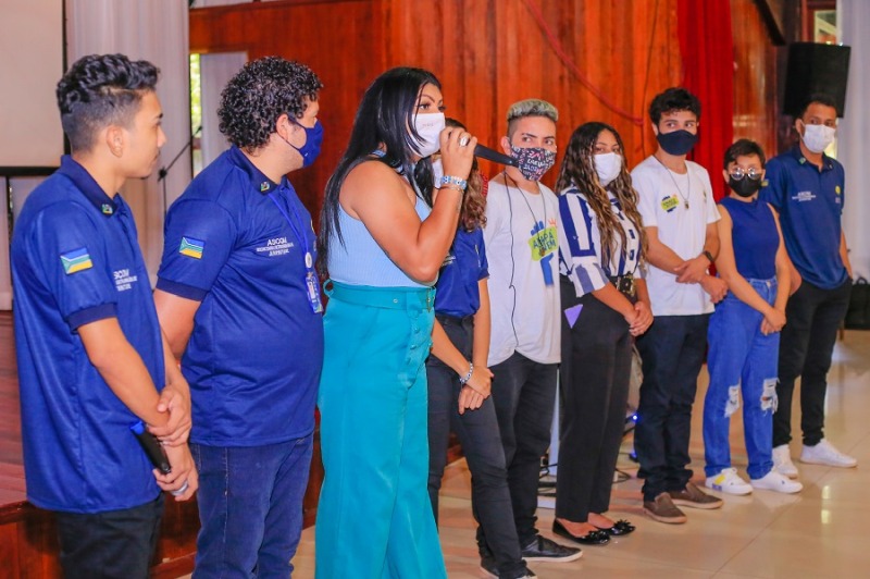 notícia: Sejuv apresenta equipe de comunicação para bolsistas do Amapá Jovem