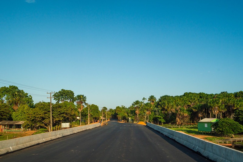 notícia: Tráfego seguro: Governo do Amapá finaliza obras da ponte Bulhões na comunidade do Curicaca, em Itaubal