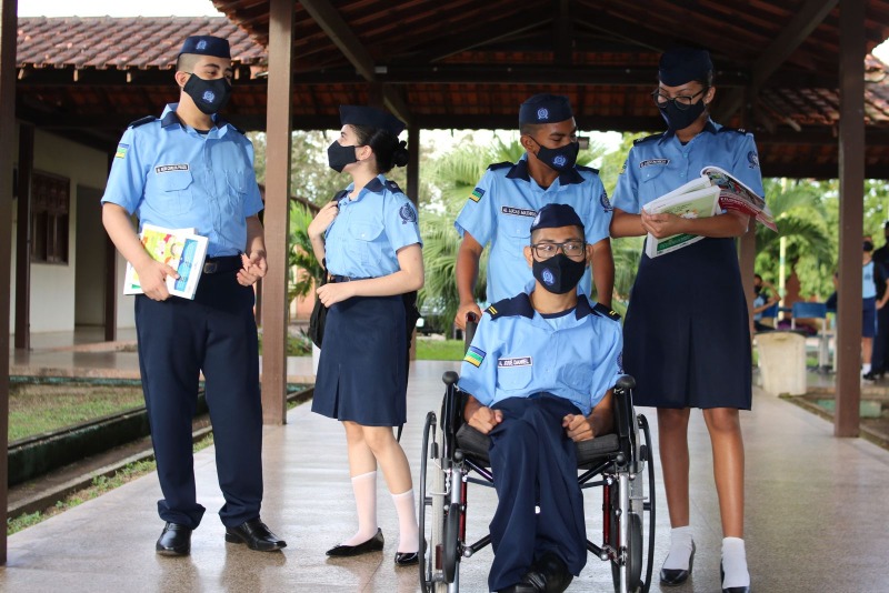 notícia: Saiba como concorrer às vagas das escolas de gestão compartilhada, cívico-militares e bilíngue 