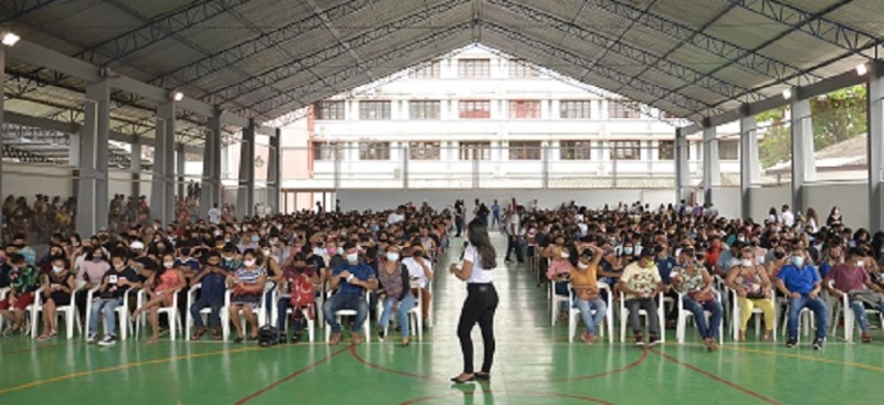 notícia: Amapá Jovem: ingresso de bolsistas das zonas sul e oeste marca aula inaugural em Macapá