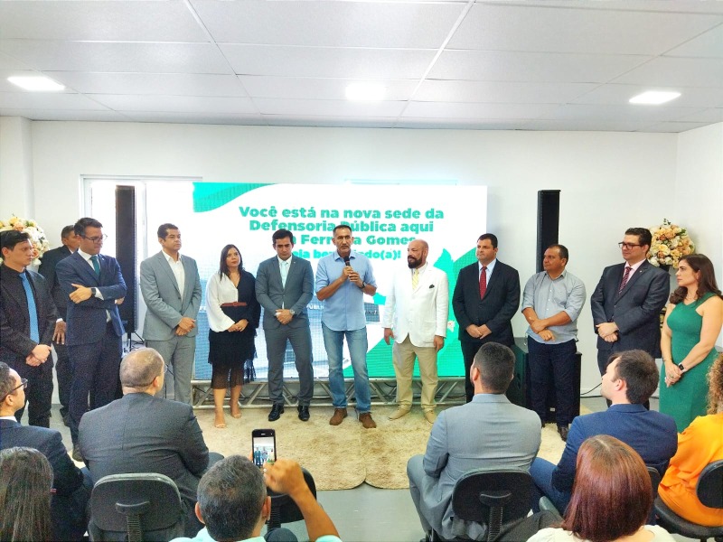 notícia: Governador participa da inauguração de mais uma sede da Defensoria Pública no interior do Estado