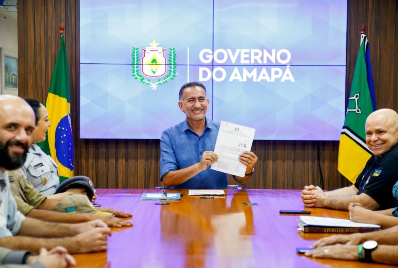 notícia: Governo homologa resultado final dos concursos para soldado da Polícia Militar e Corpo de Bombeiros