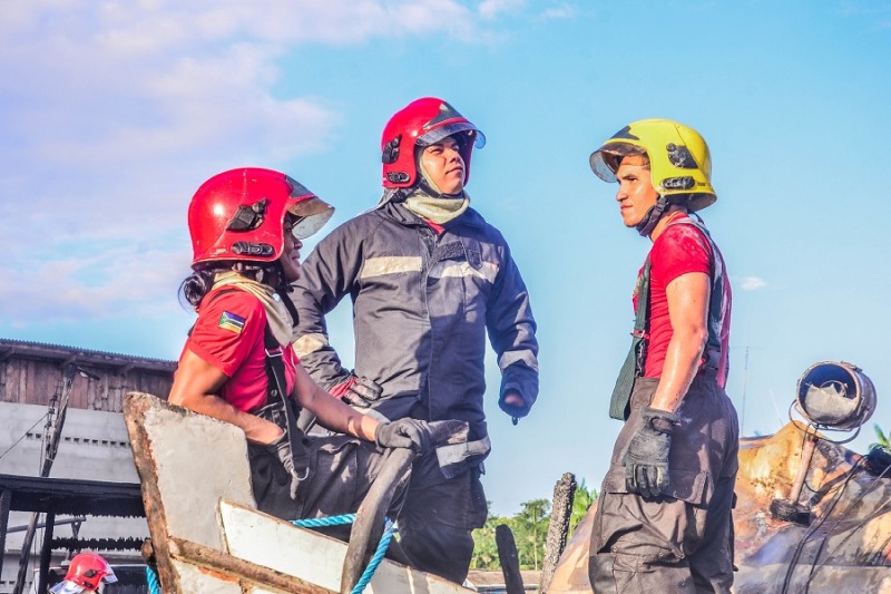 notícia: Governo do Amapá publica edital de concurso público para o Corpo de Bombeiros Militar