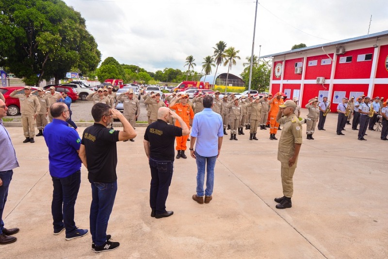 notícia: Waldez entrega quartel revitalizado do Bombeiro Militar na zona norte de Macapá