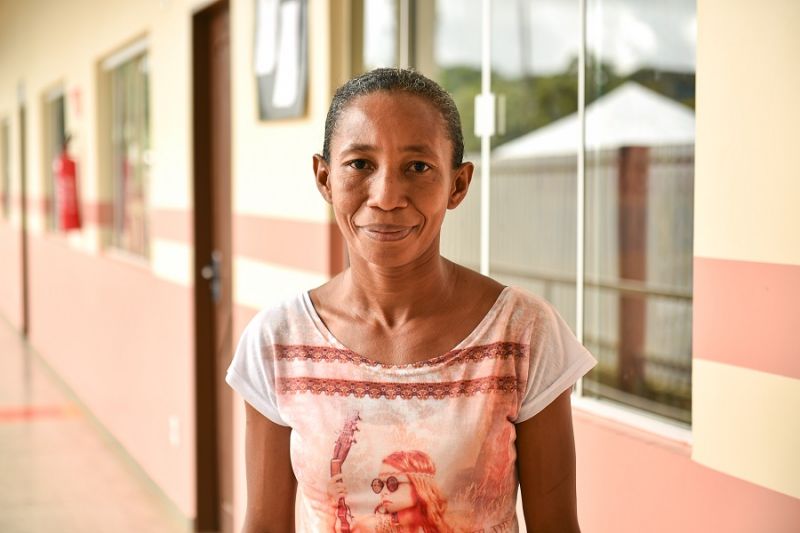 O governador do Amapá, Clécio Luís, assinou a ordem de serviço para iniciar a 1ª etapa das obras de pavimentação do ramal do Porto do Céu, localizado no bairro Coração, em Macapá. <div class='credito_fotos'>Foto: Divulgação   |   <a href='/midias/2023/originais/15611_5556416e-e8dc-6ca1-7dbe-2e4c109d3908.jpg' download><i class='fa-solid fa-download'></i> Download</a></div>