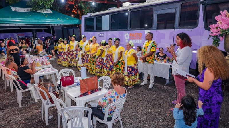 Sarau Delas reuniu feira gastronômica, atrações culturais e orientações jurídicas para mulheres