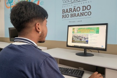 notícia: Governo do Amapá instala internet banda larga em 10 escolas estaduais