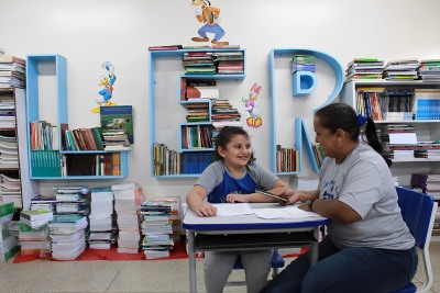 notícia: Governo do Amapá paga reajuste salarial de 4,16% para mais de 8 mil profissionais da educação