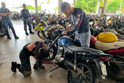 notícia: Detran-AP identifica 17 motocicletas roubadas durante curso de vistoria veicular