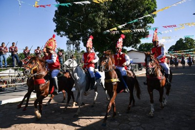 notícia: FOTOS: Festa de São Tiago celebra 246 anos de tradição, cultura e fé