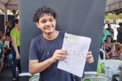 notícia: 'Vou poder cumprir com minhas obrigações de cidadão', diz jovem que tirou 2ª via da Carteira de Identidade no 1° Festival da Juventude