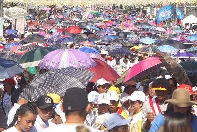 notícia: Círio 2023: mais de 240 mil fiéis tomam conta das ruas de Macapá em homenagem à Nossa Senhora de Nazaré