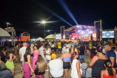 notícia: Com programação cultural, 20º Festival do Pirarucu atrai moradores e visitantes para a orla de Cutias do Araguari