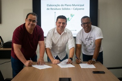 notícia: Governo firma cooperação com a Prefeitura de Calçoene para elaboração do Plano Municipal de Resíduos Sólidos