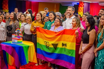 notícia: Governo do Amapá cria comissão para promover a diversidade no Estado e efetivar políticas públicas ao público LGBTQIA+