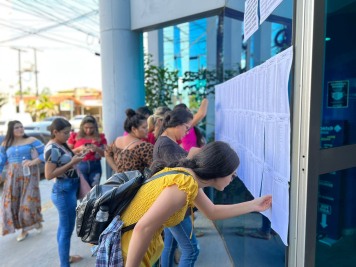 notícia: Concurso da Educação: provas para o cargo de pedagogo registram 21% de faltosos neste domingo, 12