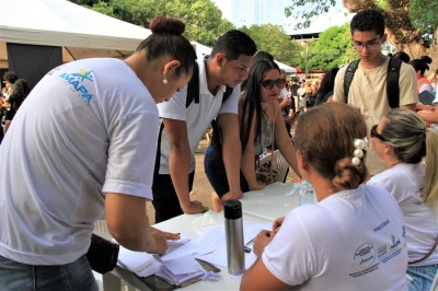 notícia: 'É uma oportunidade para darmos nosso primeiro passo por conta própria', diz jovem sobre o programa Minha Primeira Empresa