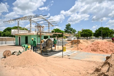 notícia: Governador Clécio Luís garante repasse para instalar tirolesa em praça com mirante no município de Vitória do Jari