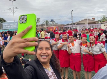 notícia: 'Aqui tem muito respeito e aprendizado', diz estudante em cerimônia da escola Risalva Freitas do Amaral