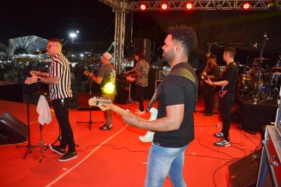 notícia: No compasso do samba e pagode, multidão vibra na sexta noite de 52ª Expofeira do Amapá