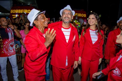 notícia: Carnaval 2023: volta dos desfiles das escolas de samba emociona o Sambódromo