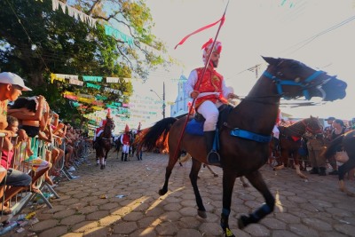 notícia: Com devoção e alegria, mazaganenses e turistas celebram ponto alto da Festa de São Tiago