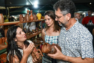 notícia: Governador Clécio Luís incentiva trabalho de artesãos e empreendedores na Festa de São Tiago 2023