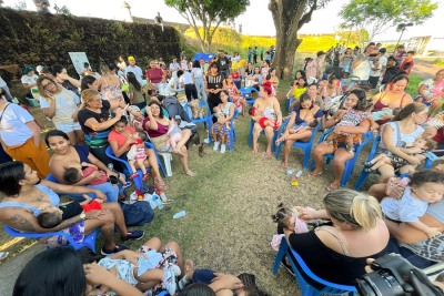 notícia: Governo do Amapá reúne mães e bebês na orla de Macapá para incentivar o aleitamento materno