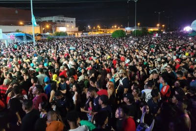 notícia: FOTOS: multidão celebra Réveillon Beira Rio 2024 ao som de Carabao na Zona Norte de Macapá