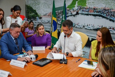 notícia: Governador Clécio Luís sanciona lei de medidas preventivas e combate ao feminicídio no Amapá