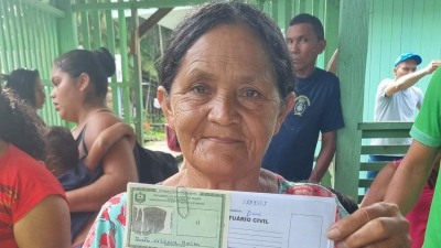 notícia: 'Eu estava precisando do meu RG e ele veio até mim’, diz moradora do Bailique atendida por ação humanitária do Governo do Amapá