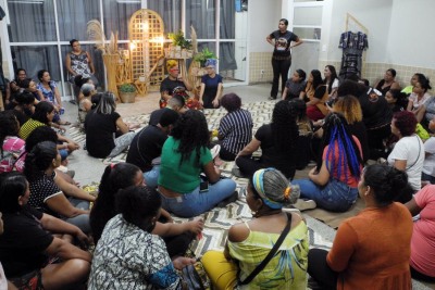 notícia: Governo do Amapá promove cursos de qualificação profissional do projeto ‘Afro Mulher’ no conjunto Macapaba, em Macapá