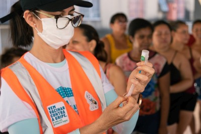 notícia: Governo imuniza maior conjunto habitacional do estado contra gripe e Covid-19