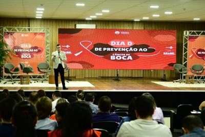 notícia: Governo do Estado reúne especialistas de saúde bucal em debate pelo ‘Dia D de Prevenção ao Câncer de Boca’ no Amapá