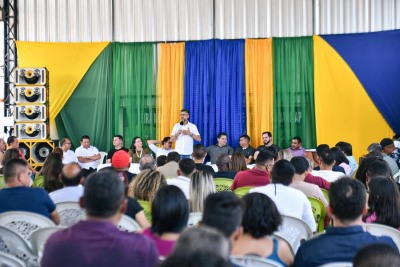 notícia: Governo do Amapá celebra aniversário de Vitória do Jari com investimentos para obras na orla e limpeza urbana do município