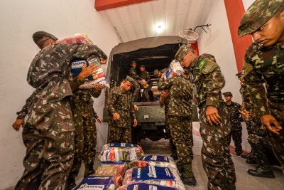 notícia: Governo do Amapá encaminha kits de alimentos para famílias indígenas de Oiapoque em comboio do Exército