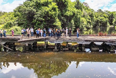 notícia: Governador Clécio Luís assina ordem de serviço para construção de uma nova ponte sobre o Rio Novo, em Calçoene