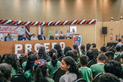 notícia: Proerd: Governo do Amapá celebra formatura de mais de 250 alunos em programa de resistência às drogas e a violência