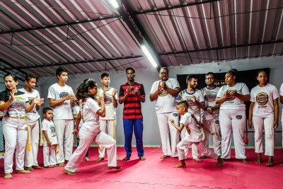 notícia: Dia da Capoeira: projeto social do Governo do Amapá leva esporte e cidadania para crianças em vulnerabilidade