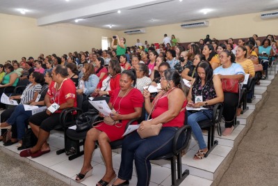 notícia: Governo do Amapá capacita profissionais sobre manuseio e preparo de alimentos para alunos da rede estadual de ensino