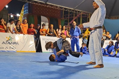 notícia: Alunos de projetos sociais participam de Festival de Artes Marciais na 52ª Expofeira do Amapá