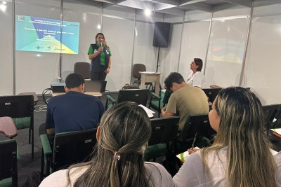 notícia: Governo do Estado promove capacitação sobre zoonoses para acadêmicos de medicina veterinária na 52ª Expofeira do Amapá