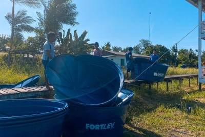 notícia: Governo do Amapá entrega mais de 300 caixas d’água para moradores do Arquipélago do Bailique