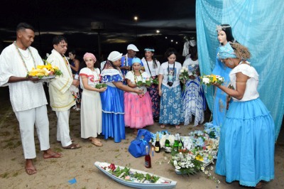 notícia: Festival de Iemanjá reúne afro-religiosos no balneário da Fazendinha e na orla de Mazagão Novo