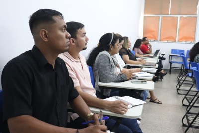 notícia: Governo do Amapá capacita professores e pesquisadores sobre captação de recursos públicos para projetos científicos 