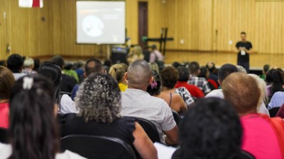 notícia: Mais valorização: em seis meses, Governo do Amapá já reforçou a qualificação de mais de 2,4 mil servidores públicos