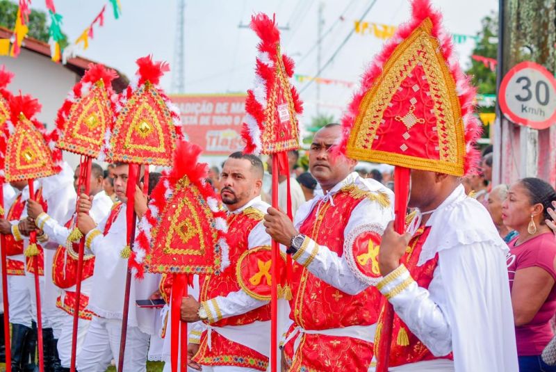 Missa celebra a fé do povo de Mazagão Velho no Dia de São Tiago.

Em 2024, festividade completa 247 anos de tradição e recebe apoio do Governo do Amapá. <div class='credito_fotos'>Foto: Maksuel Martins   |   <a href='/midias/2024/originais/15645_52e000d3-5870-6685-03ce-ae3387ac63a7.jpg' download><i class='fa-solid fa-download'></i> Download</a></div>