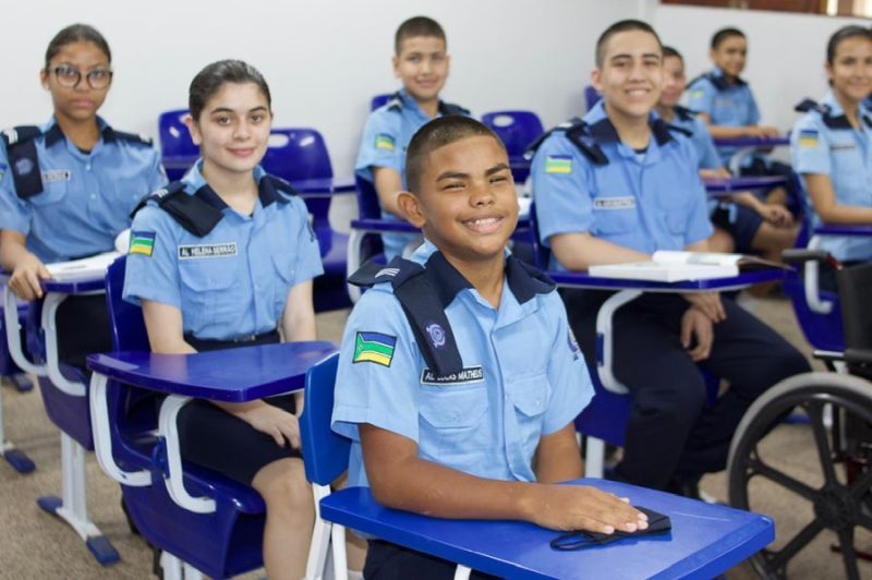 Alunos da Escola Estadual Afonso Arinos