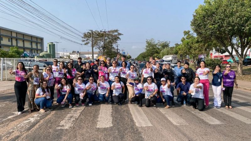 Equipe da Rede de Atendimento à Mulher durante a blitz na capital